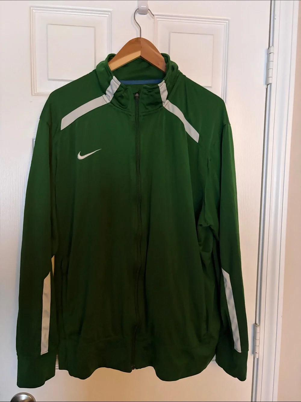 (2 piece) Nike Green Full-Zip Performance Jacket with XL pants!